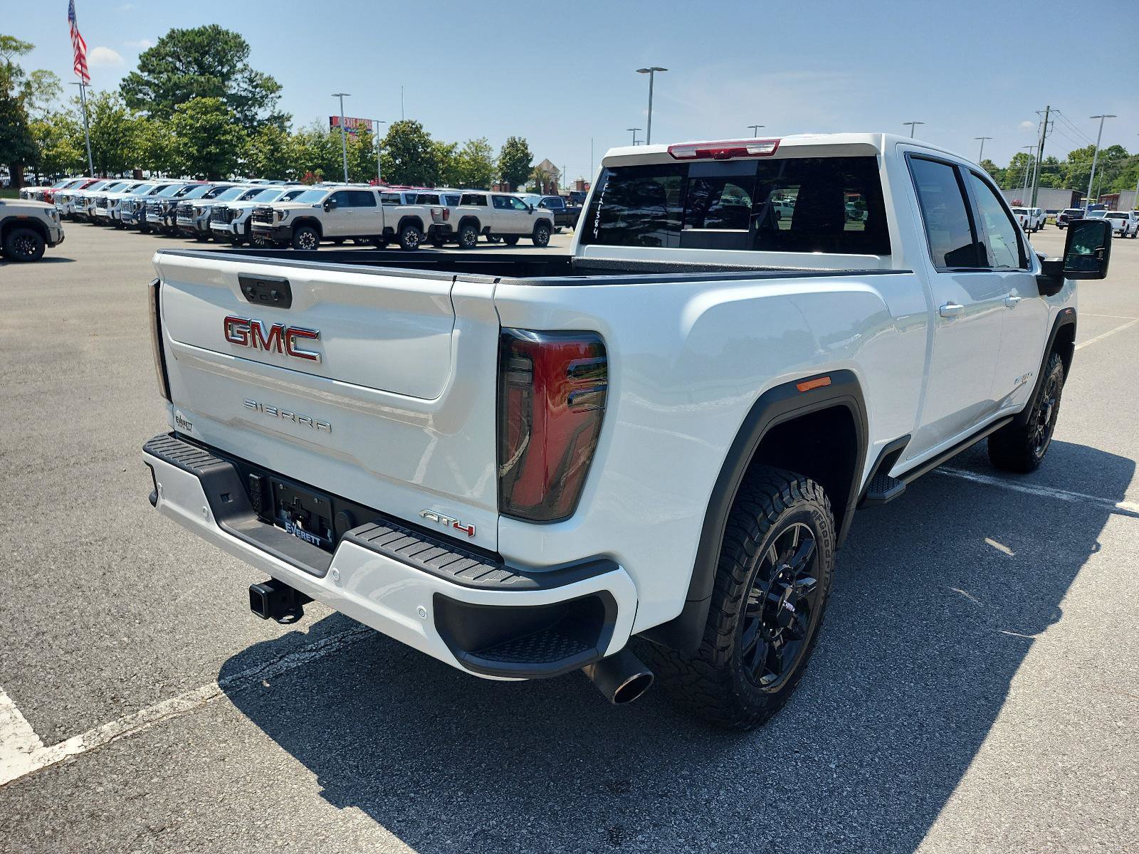 Used 2026 GMC Sierra 2500 AT4 w/ AT4 Premium Plus Package AWD/4WD image 3