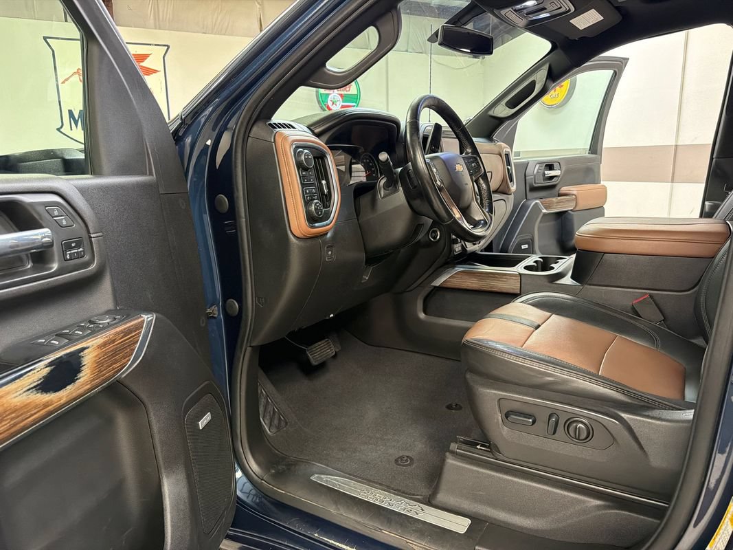 Used 2023 Chevrolet Silverado 2500 High Country AWD/4WD image 25