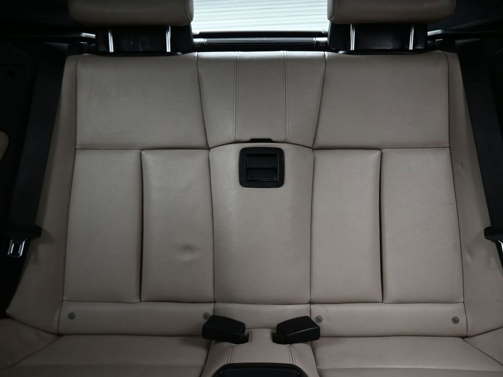 Used 2012 BMW 135i Convertible image 23