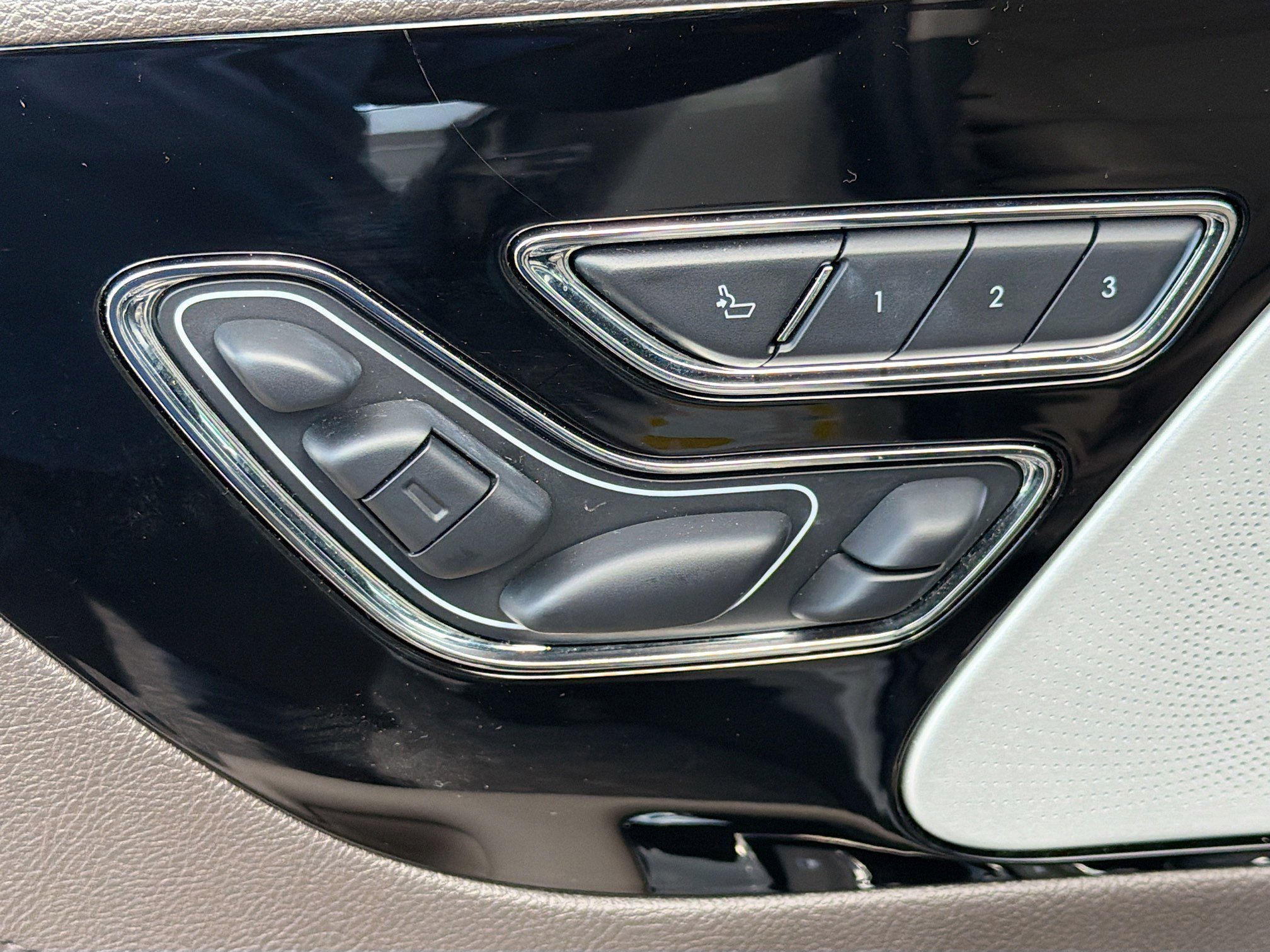 Used 2024 Lincoln Aviator Reserve w/ Equipment Group 201A RWD image 24