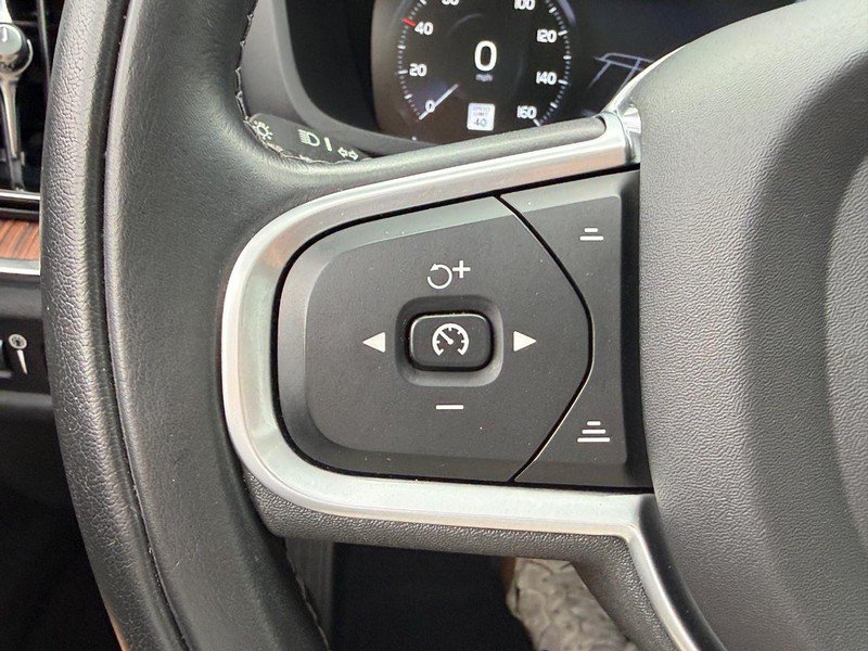 Certified 2022 Volvo S60 T8 R-Design Expression w/ Premium Package AWD/4WD image 19