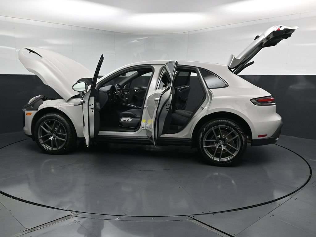 New 2026 Porsche Macan Turbo AWD/4WD image 32