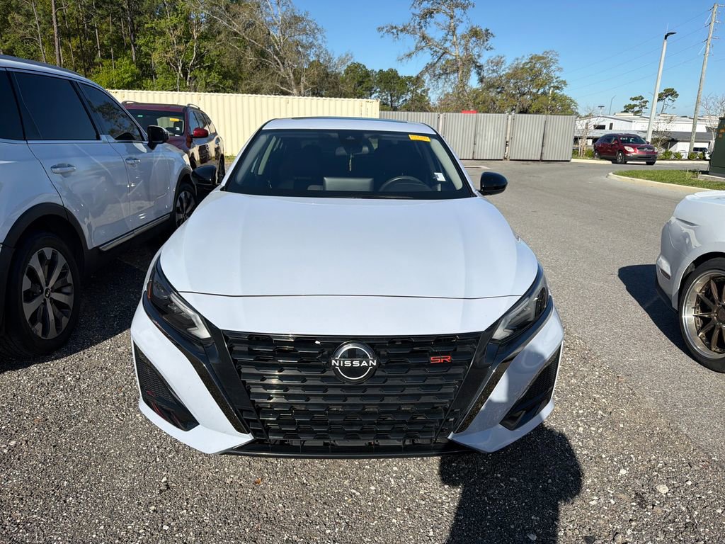 Used 2024 Nissan Altima 2.5 SR w/ SR Premium Package image 2