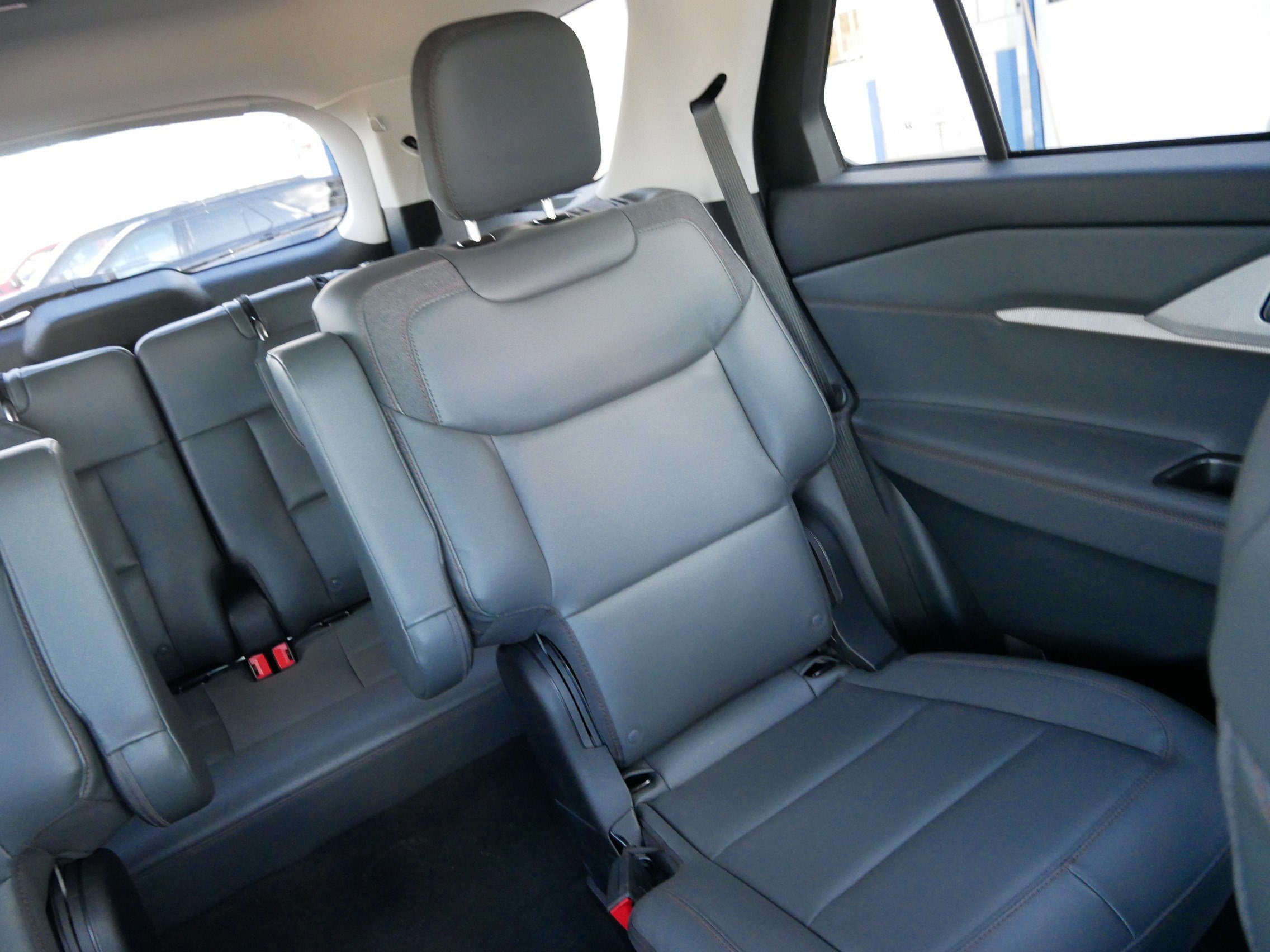 Used 2026 Ford Explorer Active w/ Active Comfort Package AWD/4WD image 14