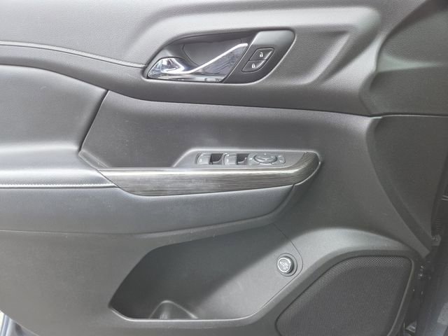 Used 2020 GMC Acadia SLT image 32