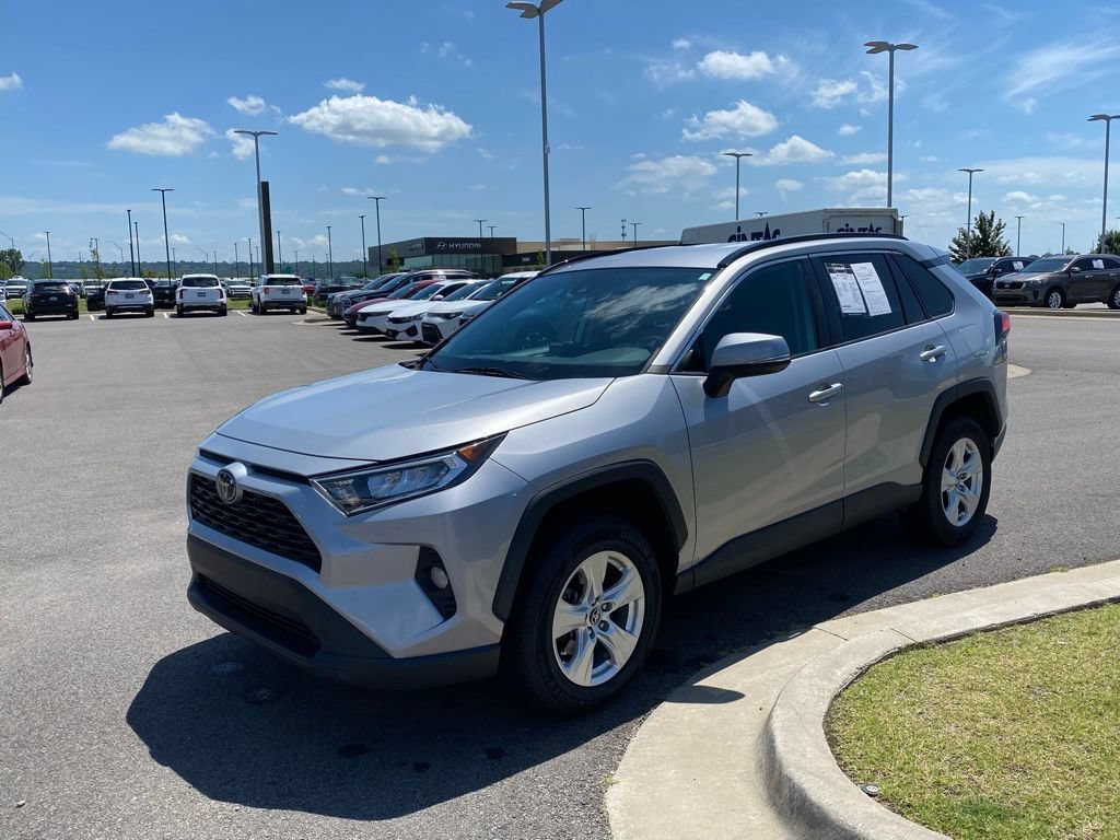 Used 2021 Toyota RAV4 XLE FWD image 3