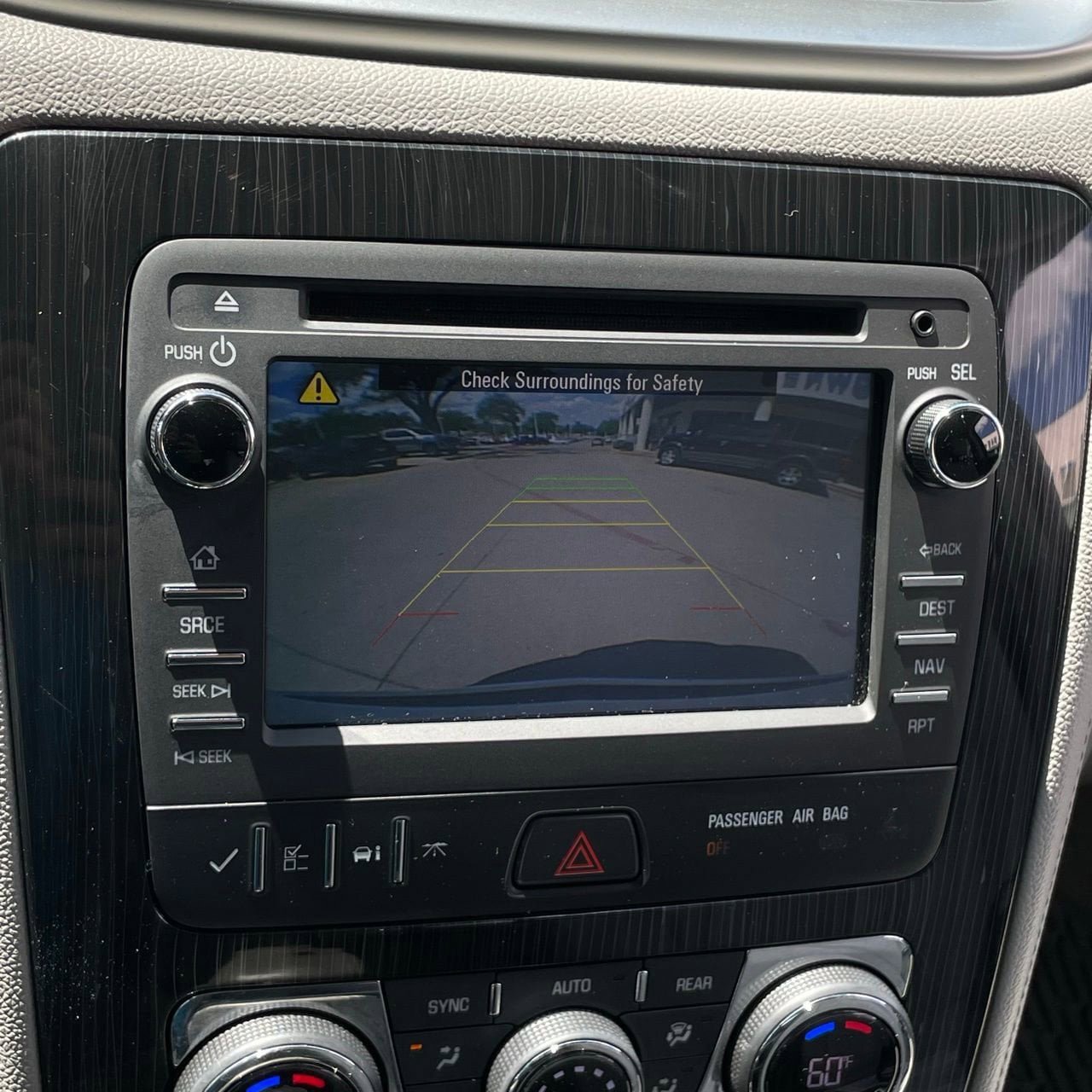 Used 2017 Chevrolet Traverse LT FWD image 17