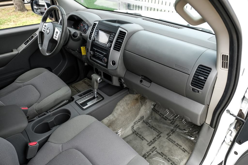 Used 2018 Nissan Frontier SV RWD image 9