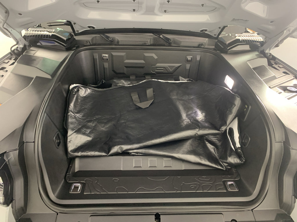 Used 2025 GMC Hummer EV 2X w/ LPO, Sport Package image 11