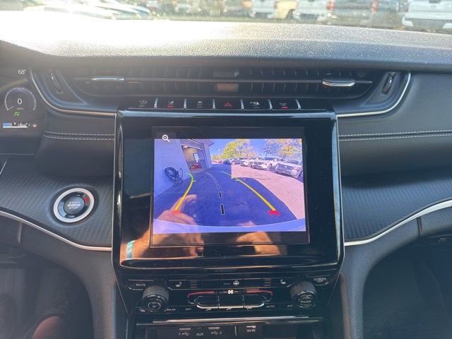 Used 2024 Jeep Grand Cherokee Altitude image 17