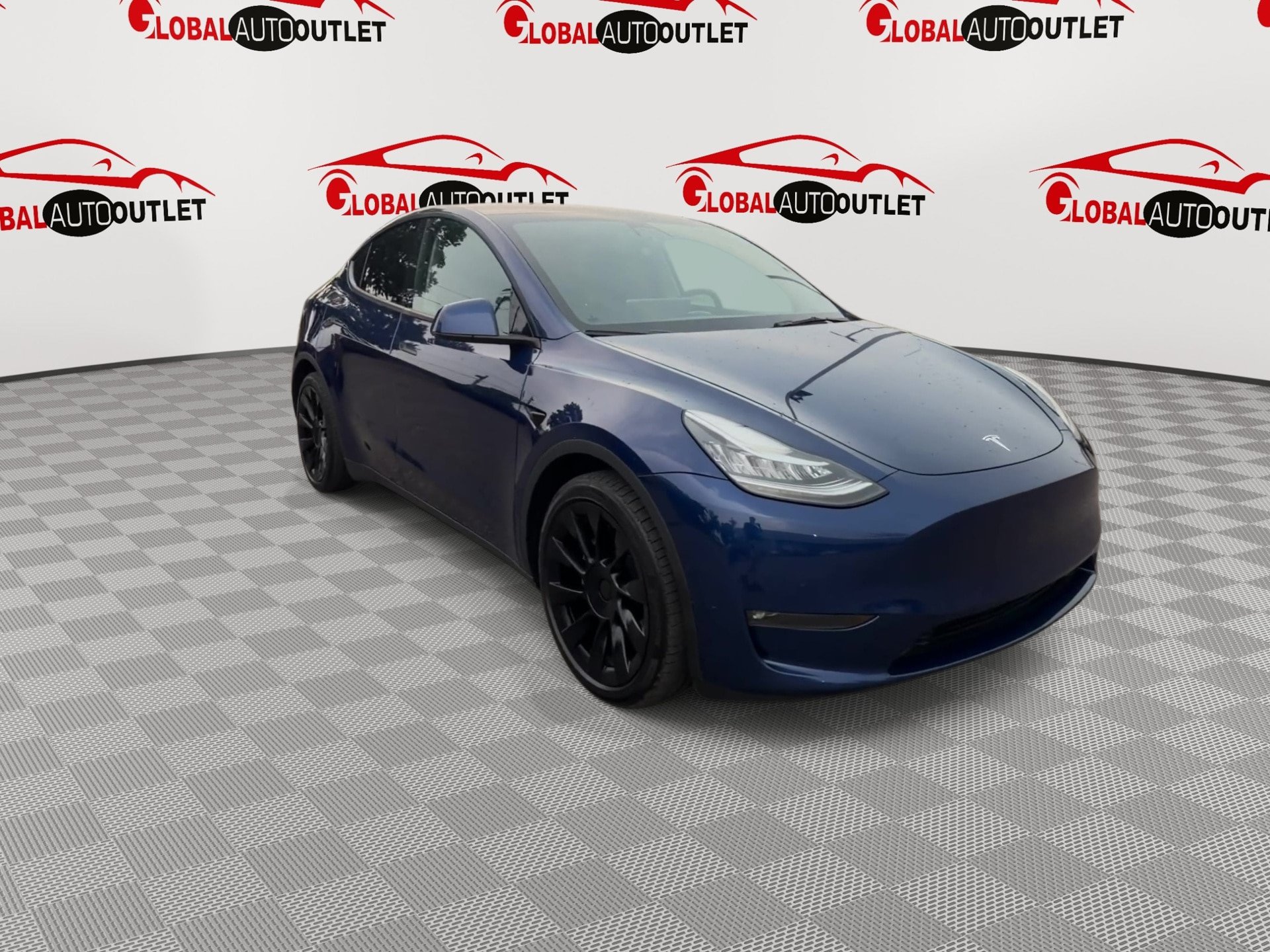 Used 2022 Tesla Model Y Long Range AWD/4WD image 2