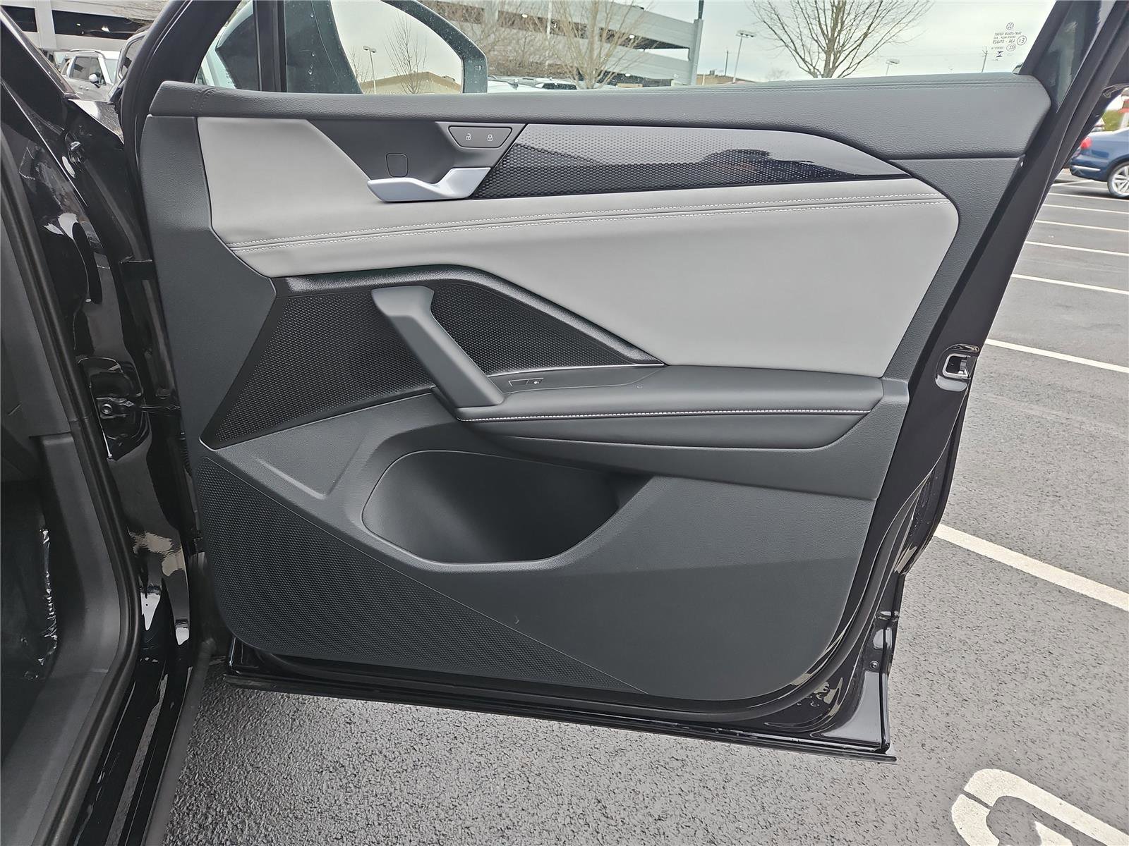 New 2026 Volkswagen Tiguan SE R-Line image 27