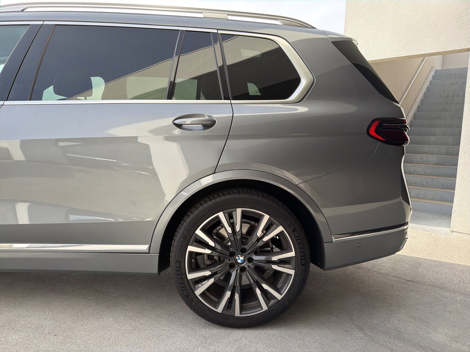 Certified 2023 BMW X7 xDrive40i image 5