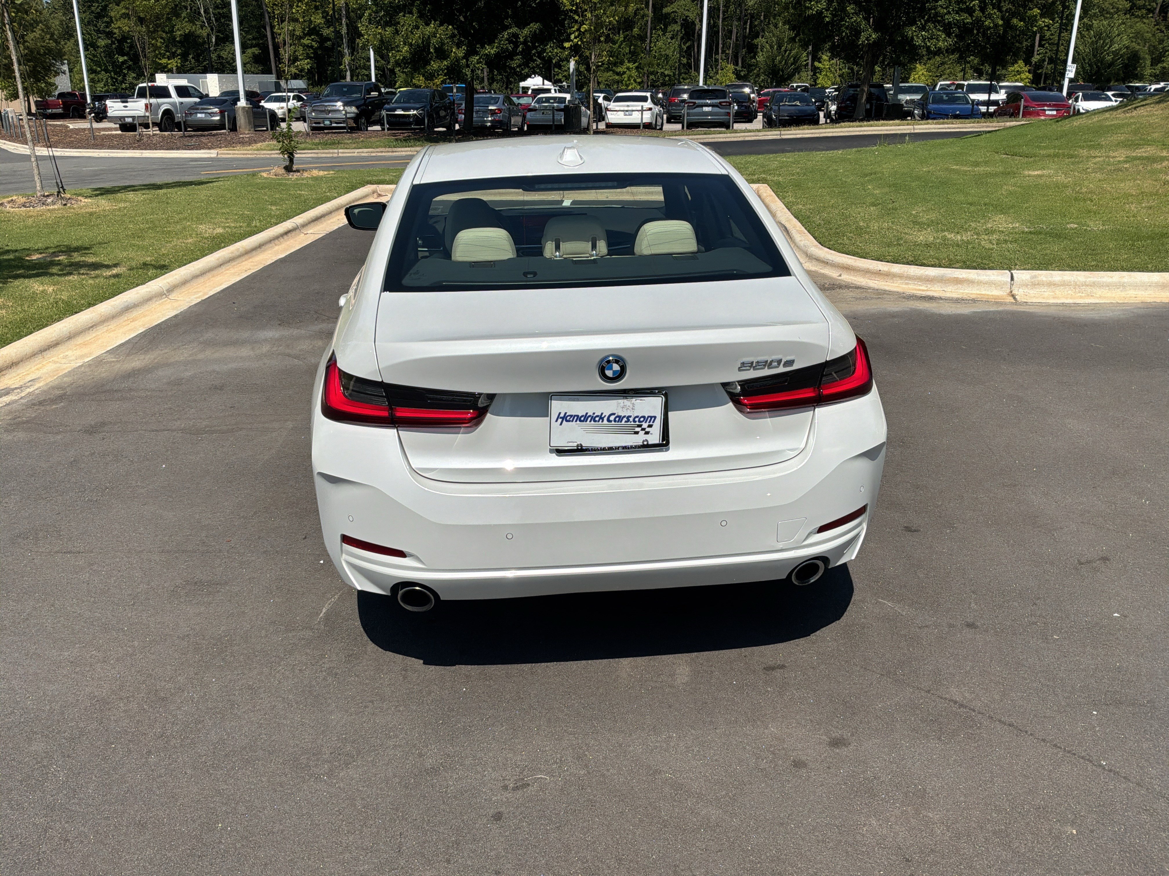 Used 2024 BMW 330e w/ Premium Package RWD image 9