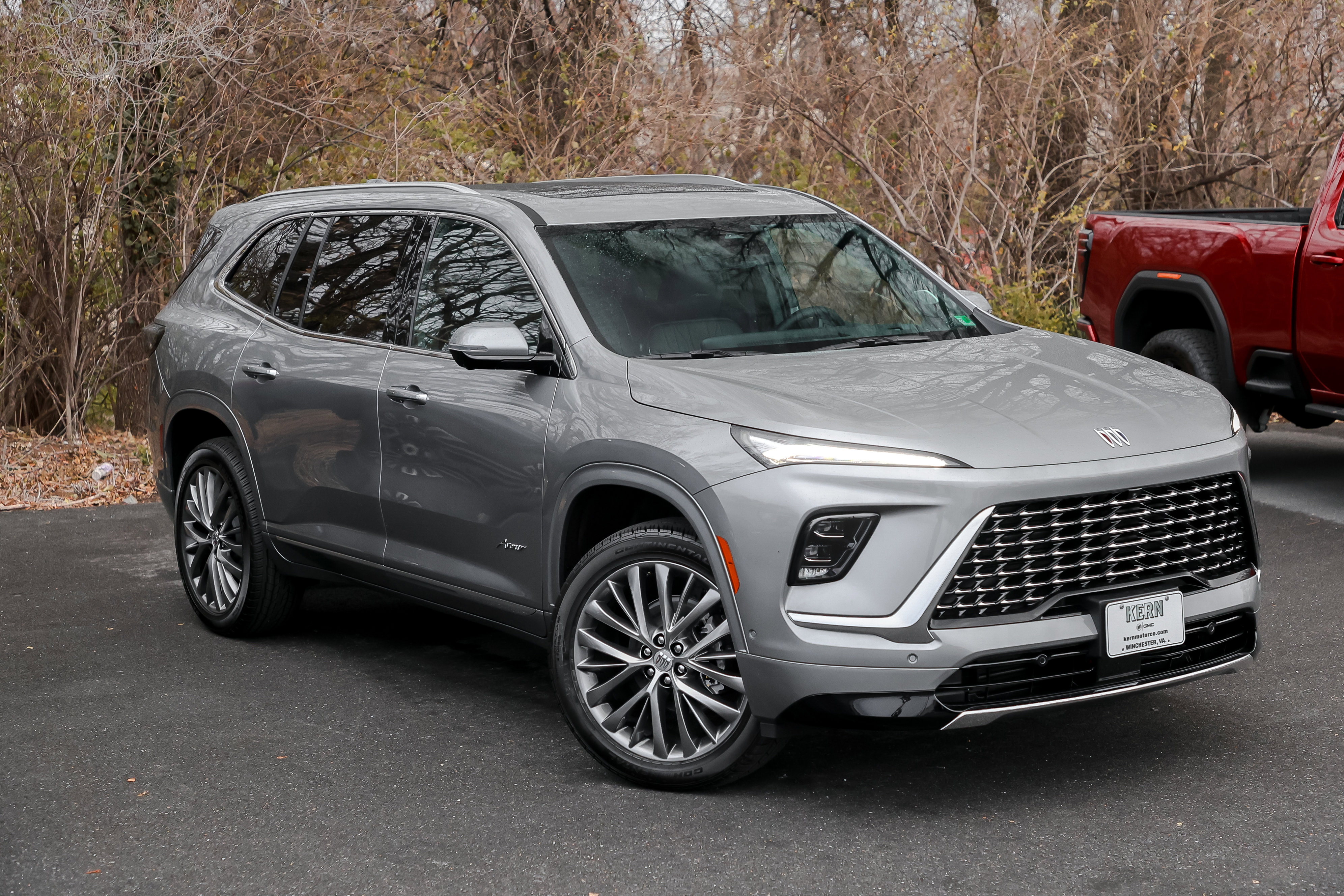 New 2026 Buick Enclave Avenir w/ Super Cruise Package image 2