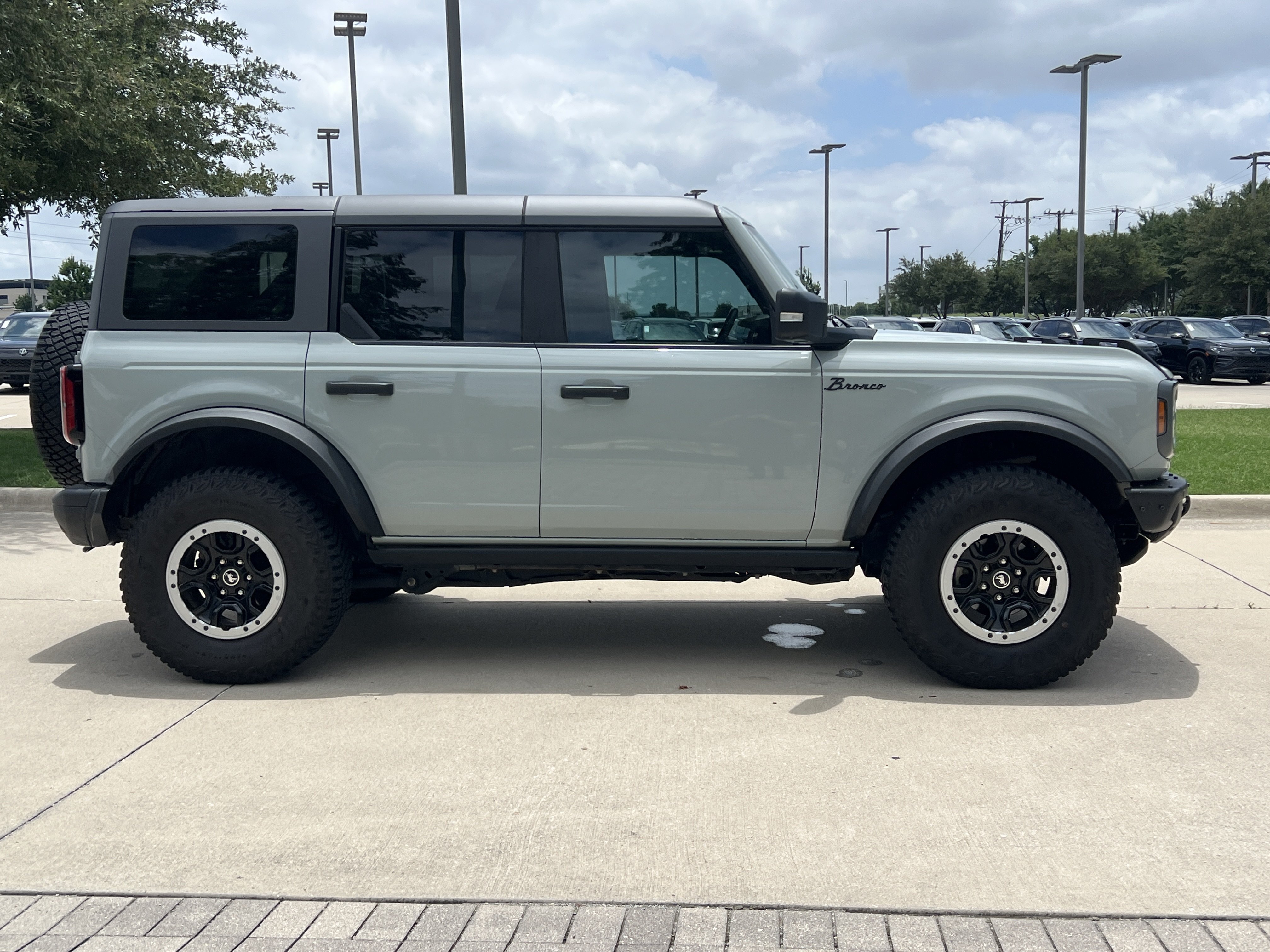 Used 2024 Ford Bronco Badlands AWD/4WD image 11