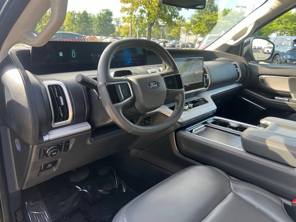 Used 2025 Ford Expedition Max Active AWD/4WD image 25