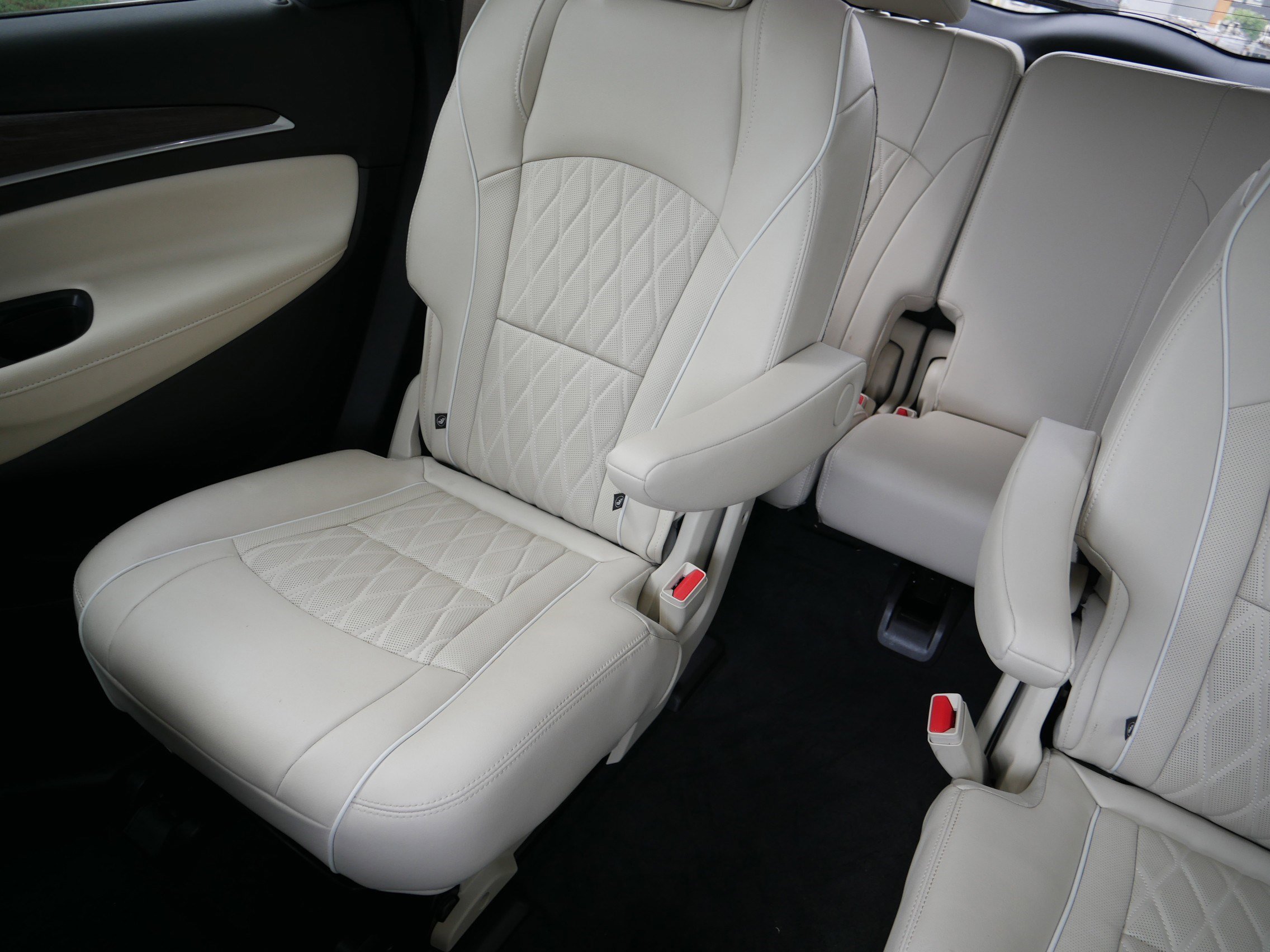 Used 2022 Buick Enclave Avenir w/ Avenir Technology Package image 12