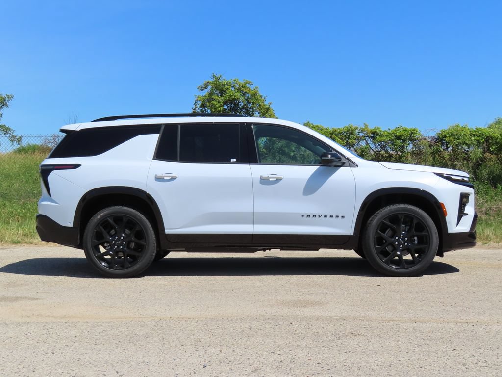 New 2026 Chevrolet Traverse RS w/ LPO, Floor Liner Package AWD/4WD image 2