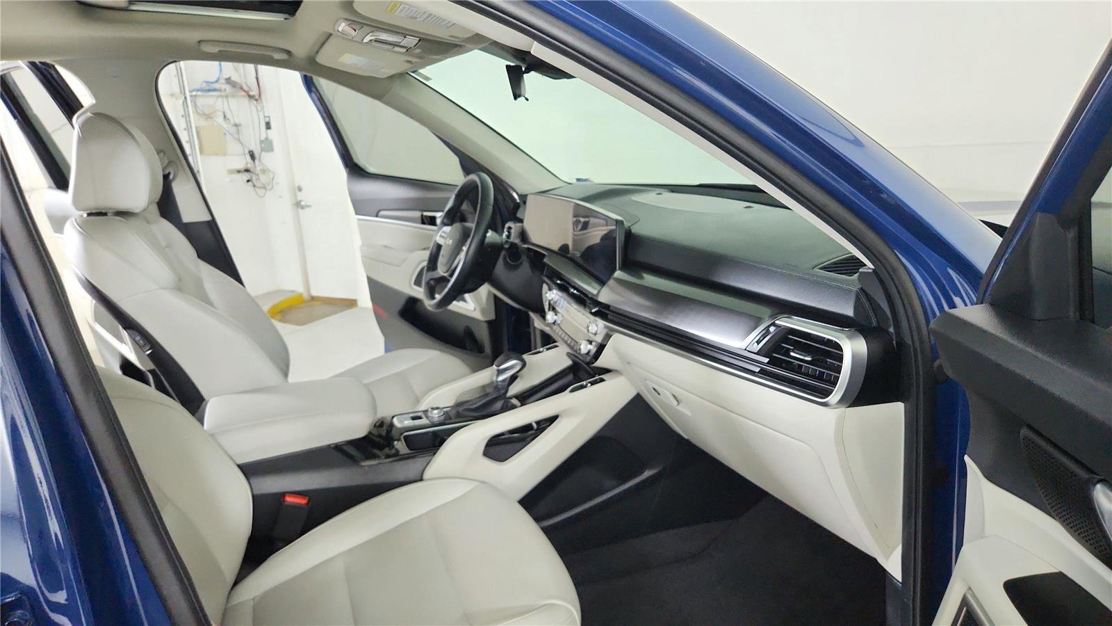 Used 2025 Kia Telluride S image 22