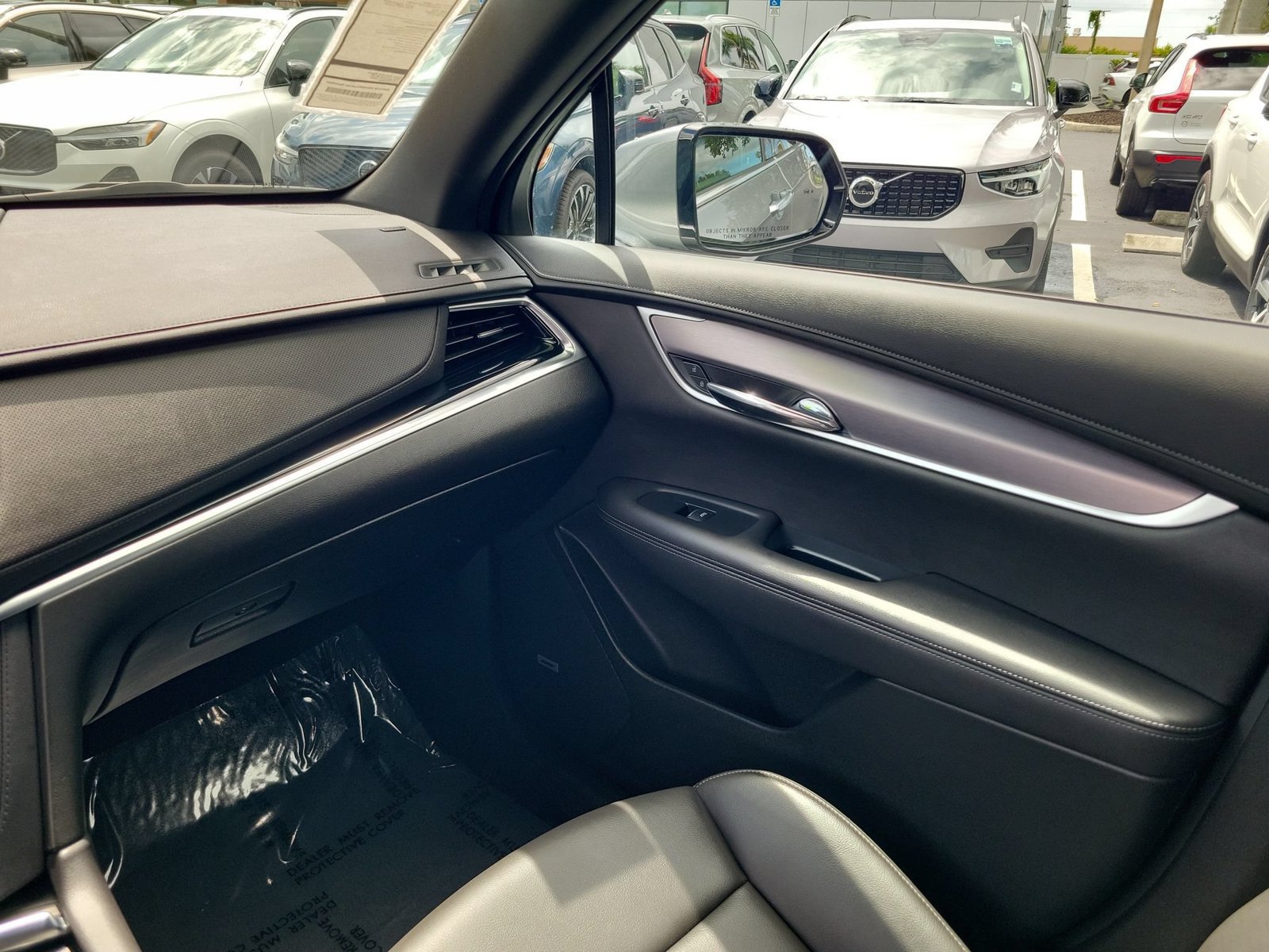 Used 2025 Cadillac XT6 Luxury FWD image 15
