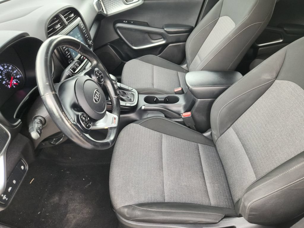 Used 2020 Kia Soul GT-Line FWD image 9