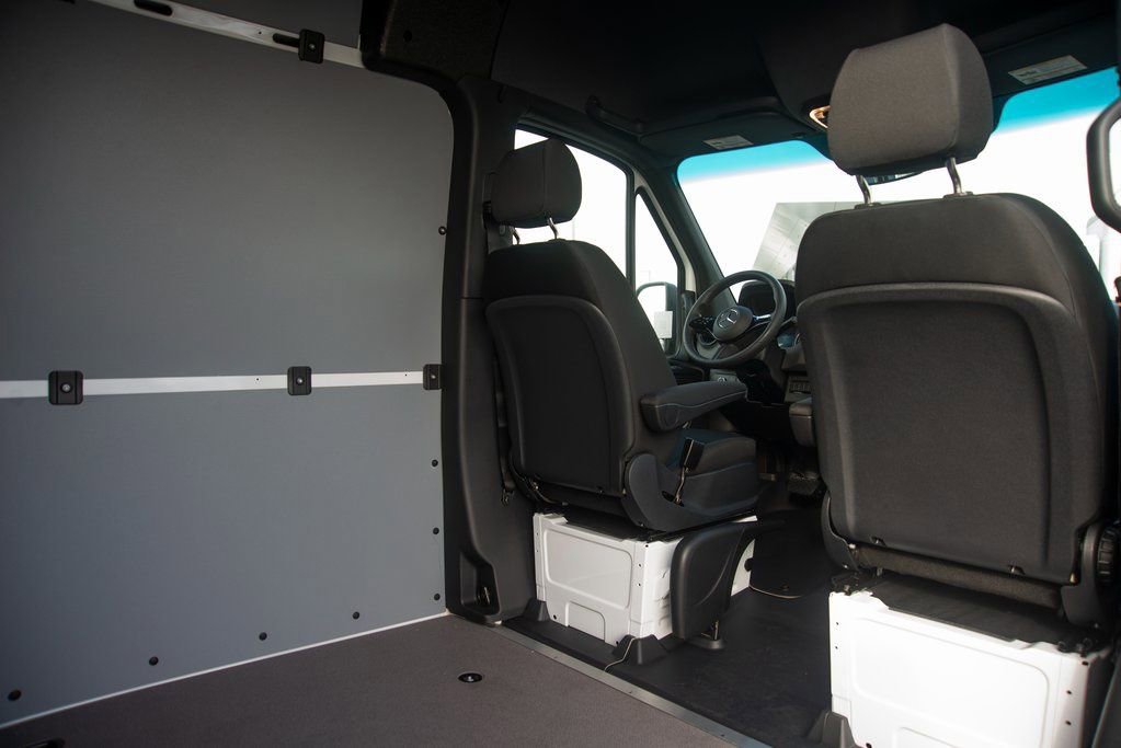 Used 2025 Mercedes-Benz Sprinter 2500 image 37