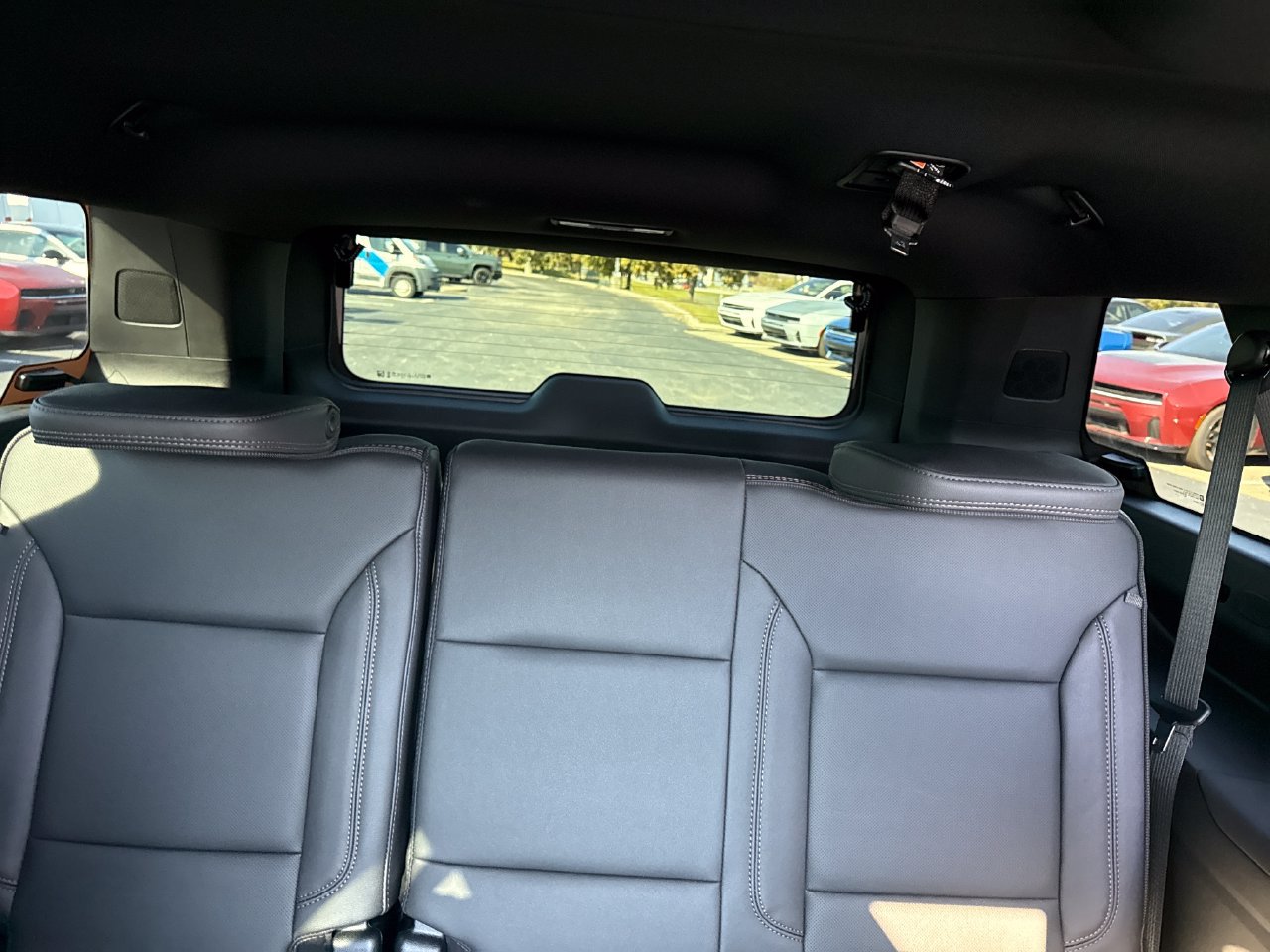 Used 2025 Chevrolet Suburban High Country AWD/4WD image 15