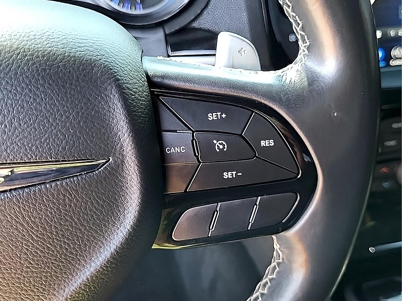 Used 2022 Chrysler 300 S AWD/4WD image 17