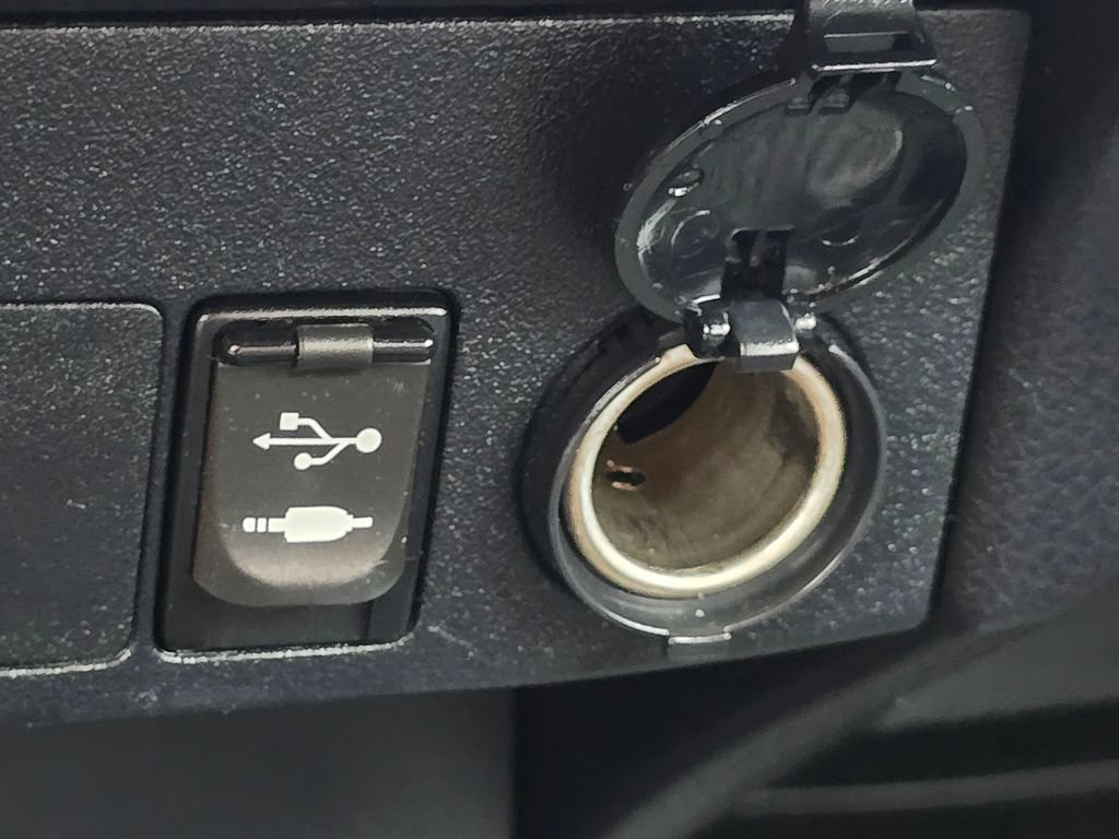 Used 2018 Toyota RAV4 SE w/ Advanced Technology Package AWD/4WD image 28