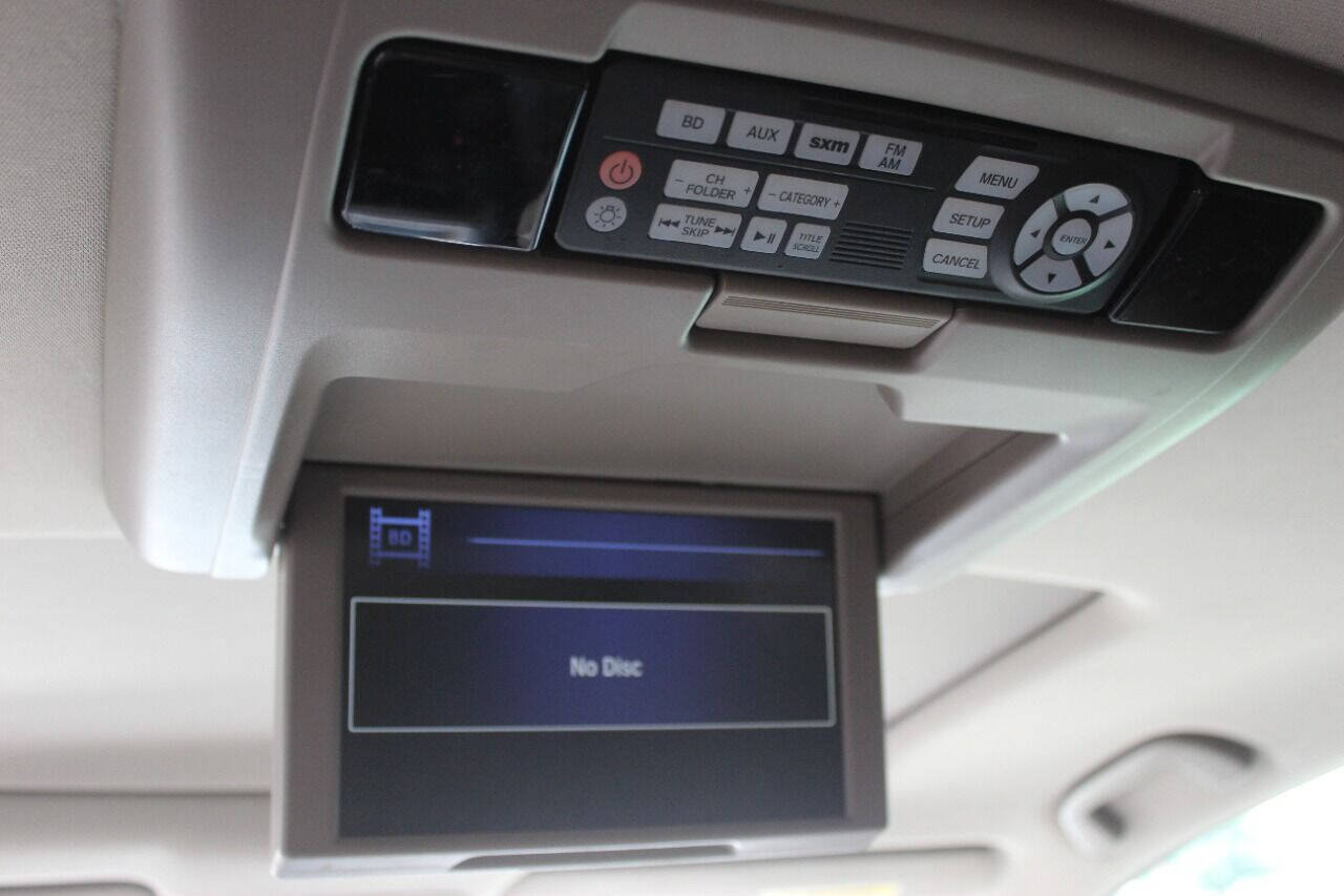 Used 2017 Honda Pilot Touring image 23