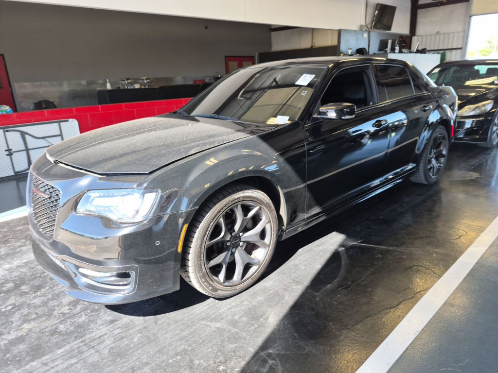 Used 2022 Chrysler 300 S w/ Comfort Group RWD image 2