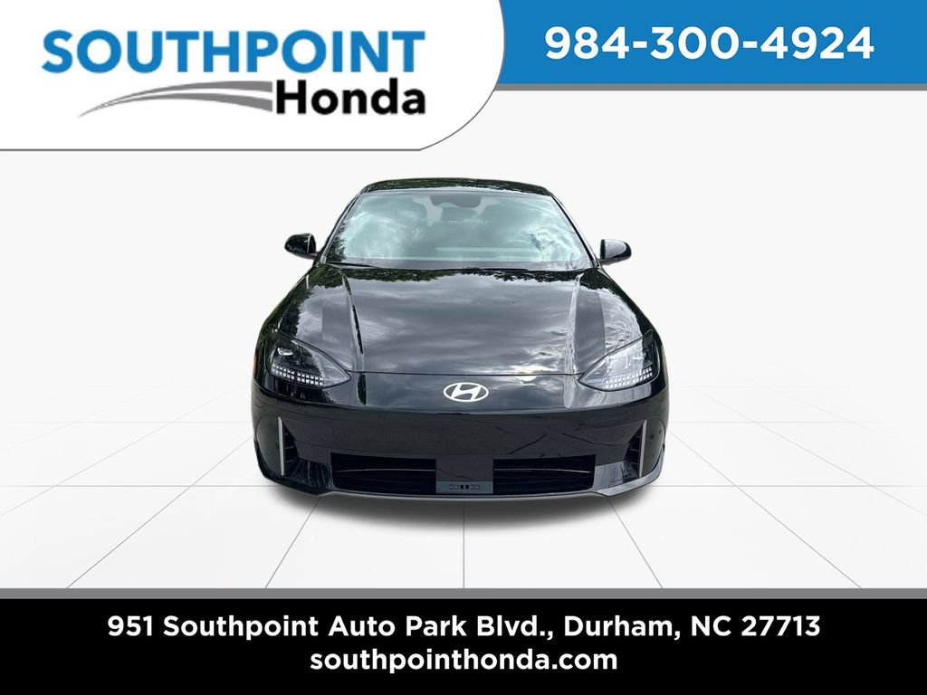 Used 2024 Hyundai Ioniq 6 SE RWD image 2