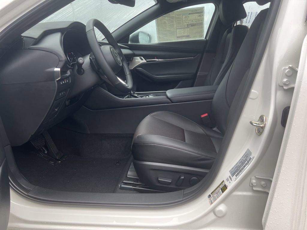 New 2026 MAZDA MAZDA3 Hatchback w/Premium Plus Pkg image 12
