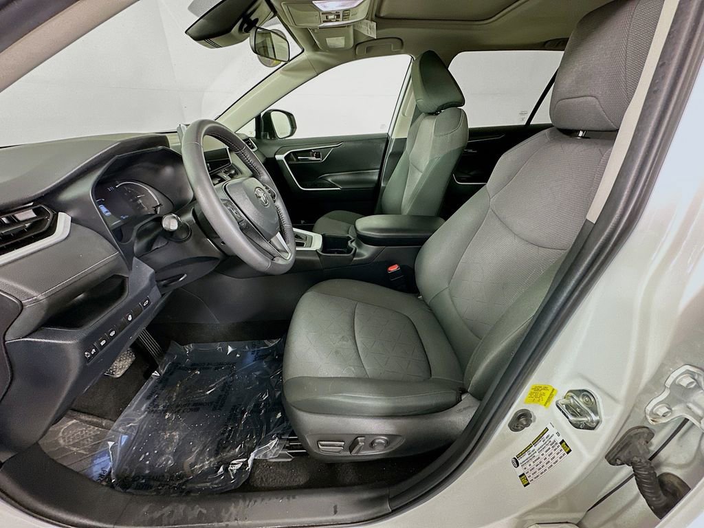 Used 2023 Toyota RAV4 XLE w/ Convenience Package image 30
