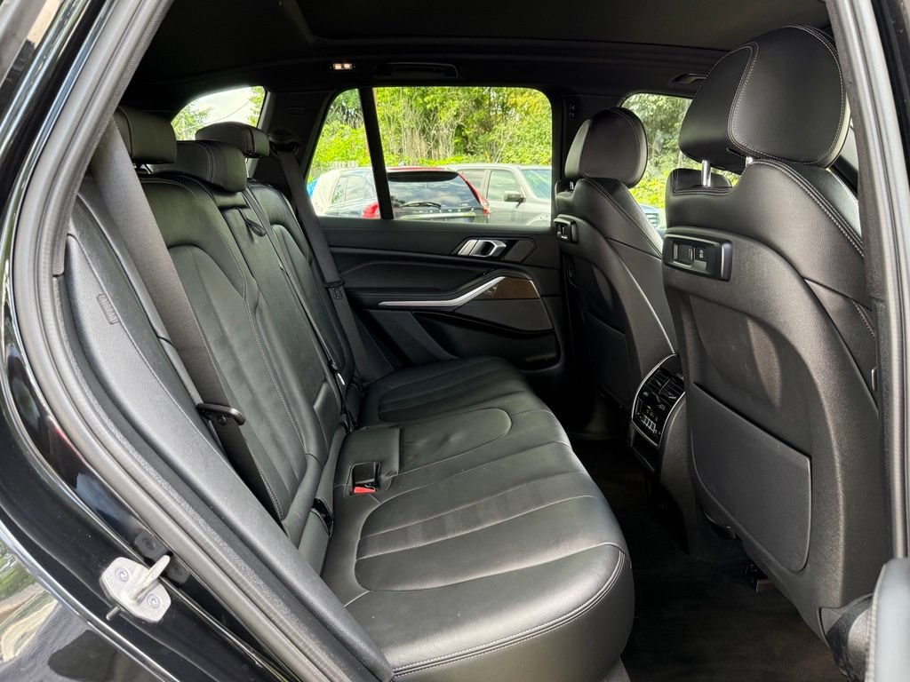 Used 2021 BMW X5 xDrive40i w/ M Sport Package AWD/4WD image 21