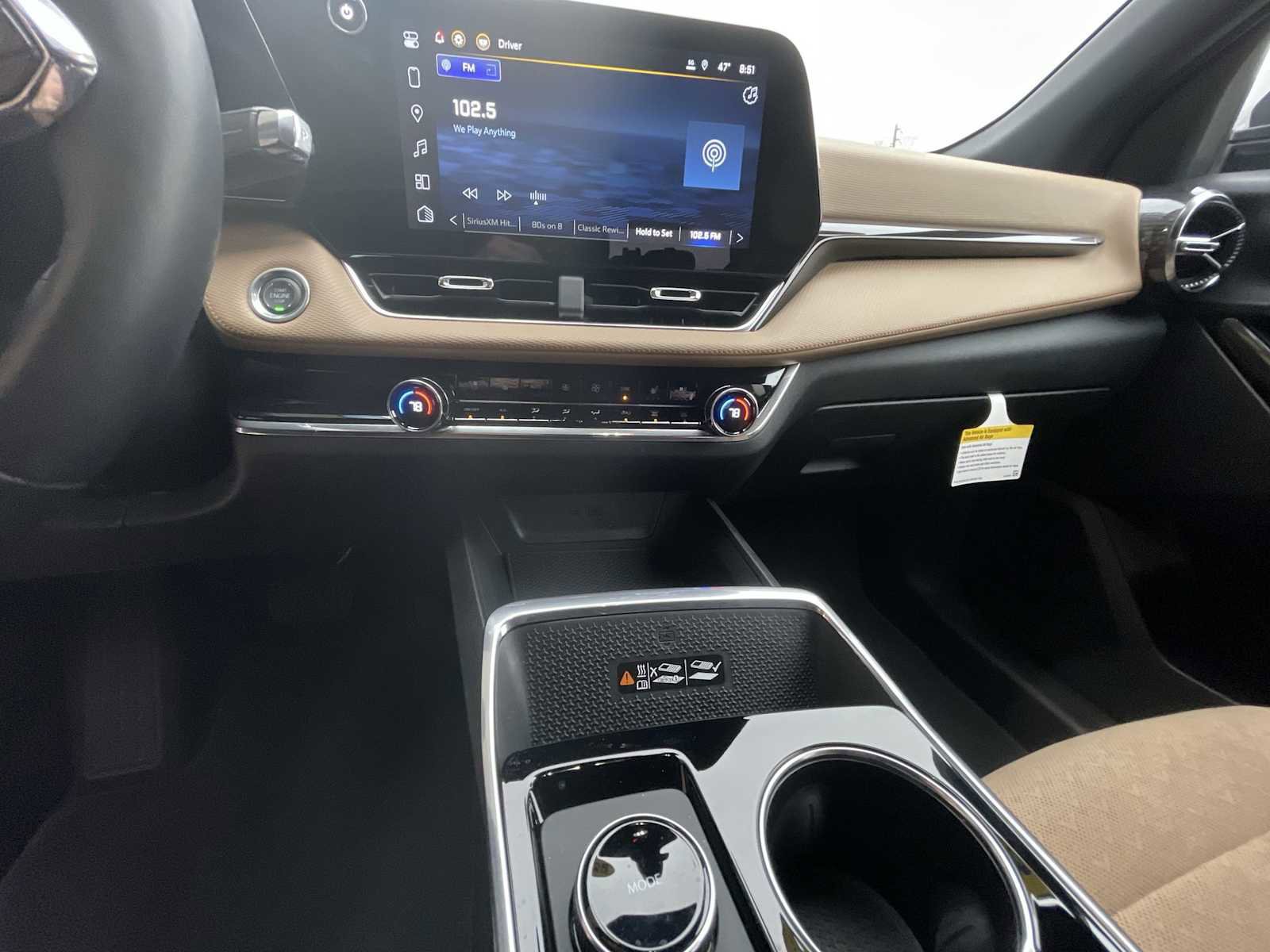 Used 2025 Chevrolet Equinox ACTIV w/ Safety and Technology Package image 35