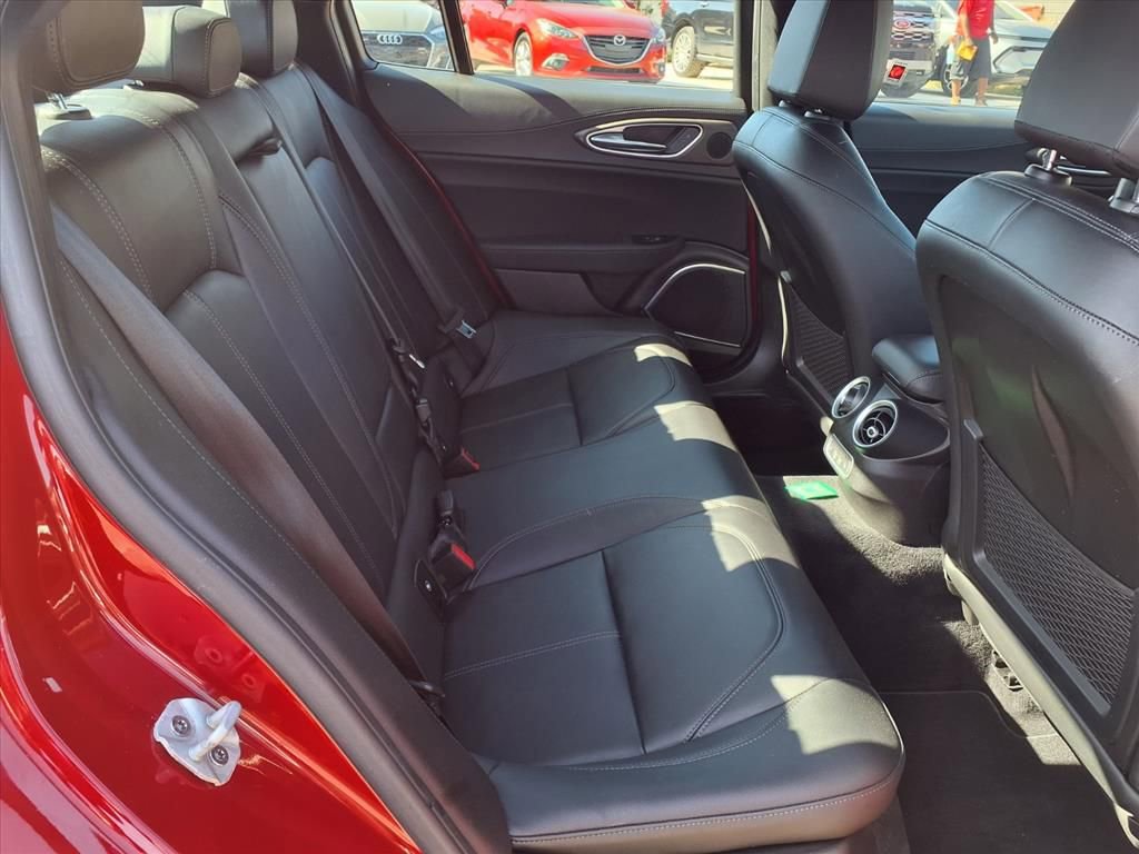 Used 2023 Alfa Romeo Giulia Ti image 15
