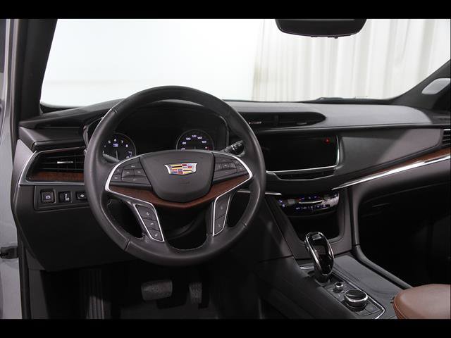 Certified 2025 Cadillac XT5 Premium Luxury w/ Technology Package AWD/4WD image 6