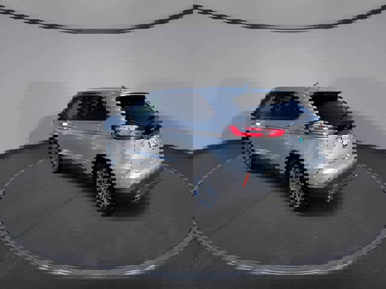 Used 2019 Ford Edge Titanium w/ Equipment Group 301A AWD/4WD image 6