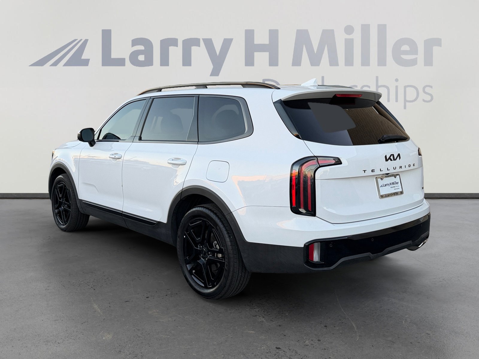 Used 2025 Kia Telluride EX X-Line image 3