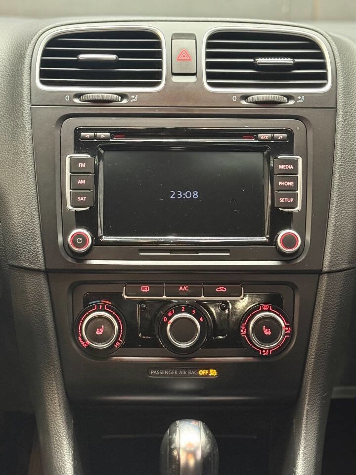 Used 2014 Volkswagen Golf 4-Door FWD image 15
