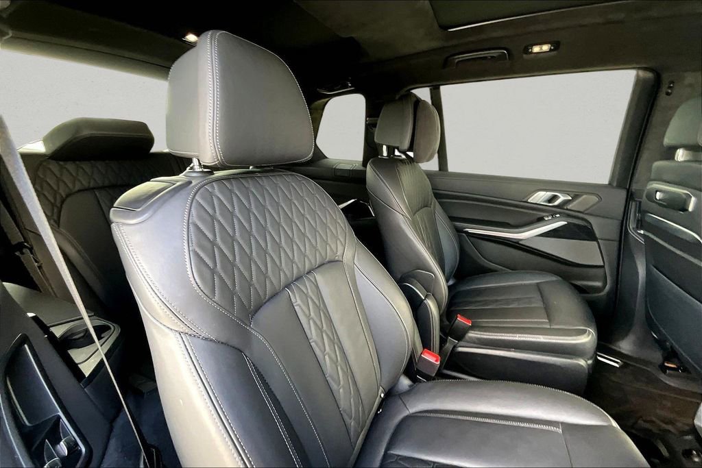 Used 2023 BMW X7 M60i AWD/4WD image 24