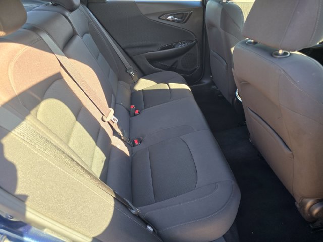 Used 2017 Chevrolet Malibu LT FWD image 25