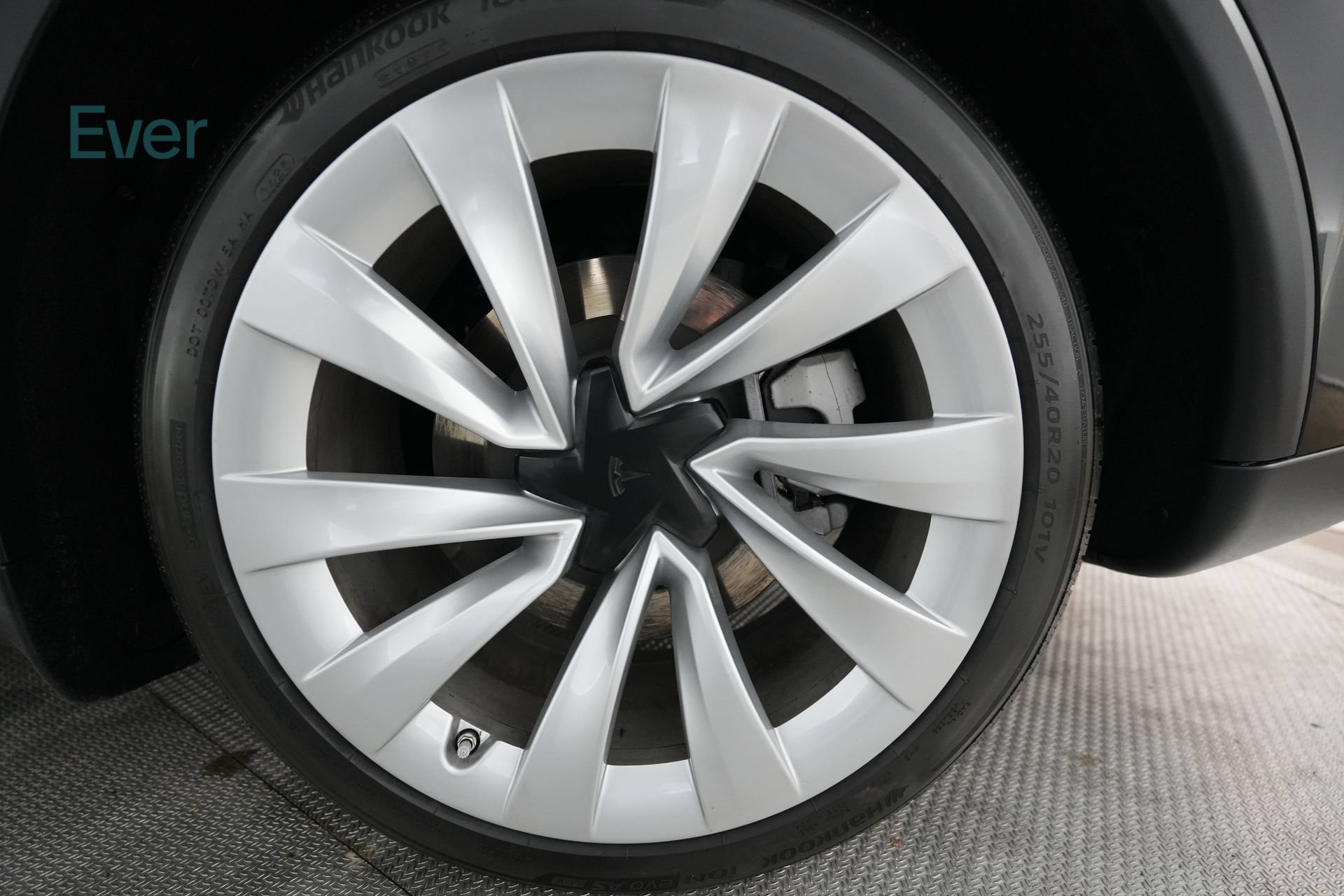 Used 2026 Tesla Model Y Long Range AWD/4WD image 9
