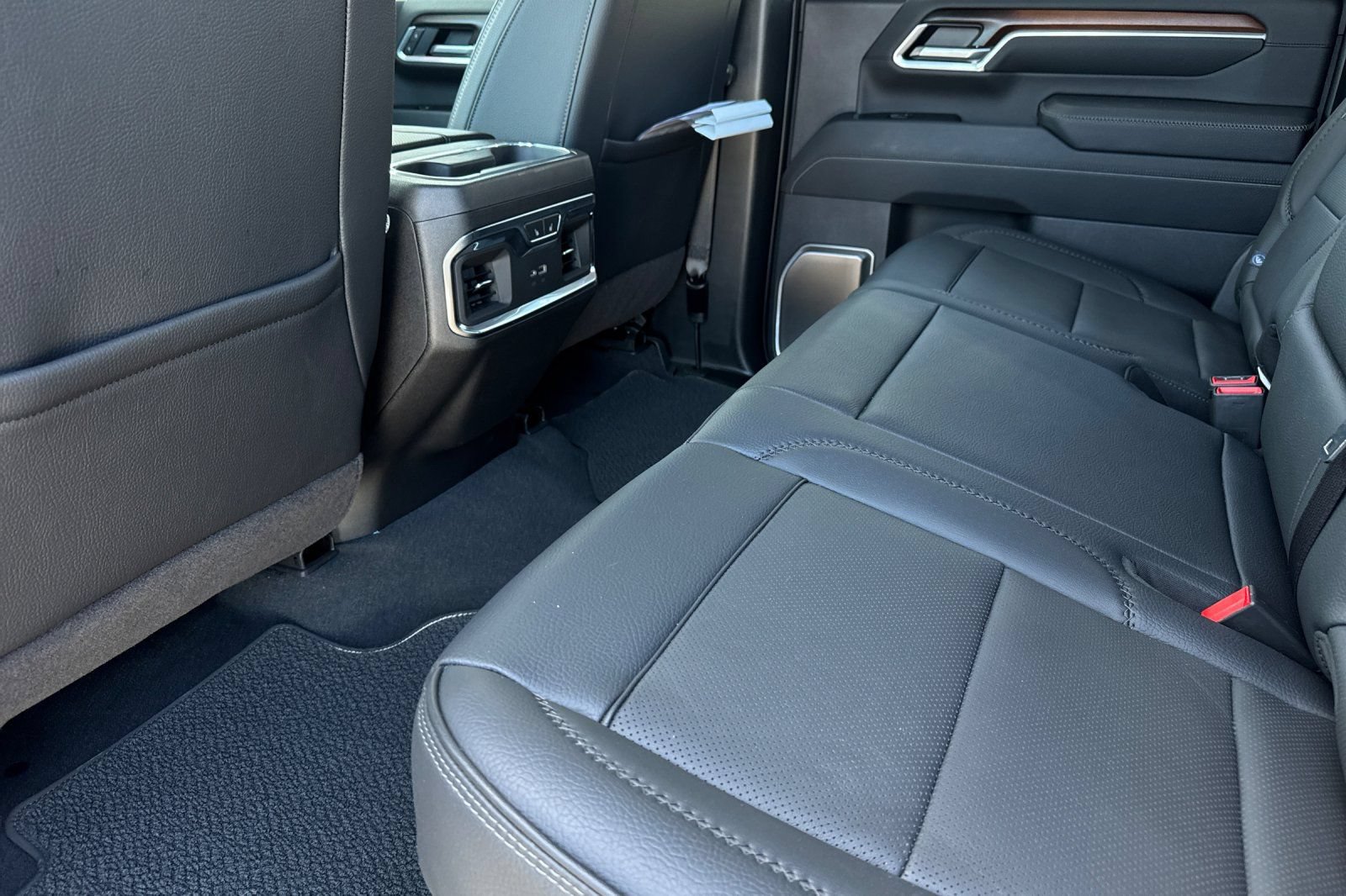 Used 2025 GMC Sierra 3500 Denali w/ Denali Reserve Package AWD/4WD image 13