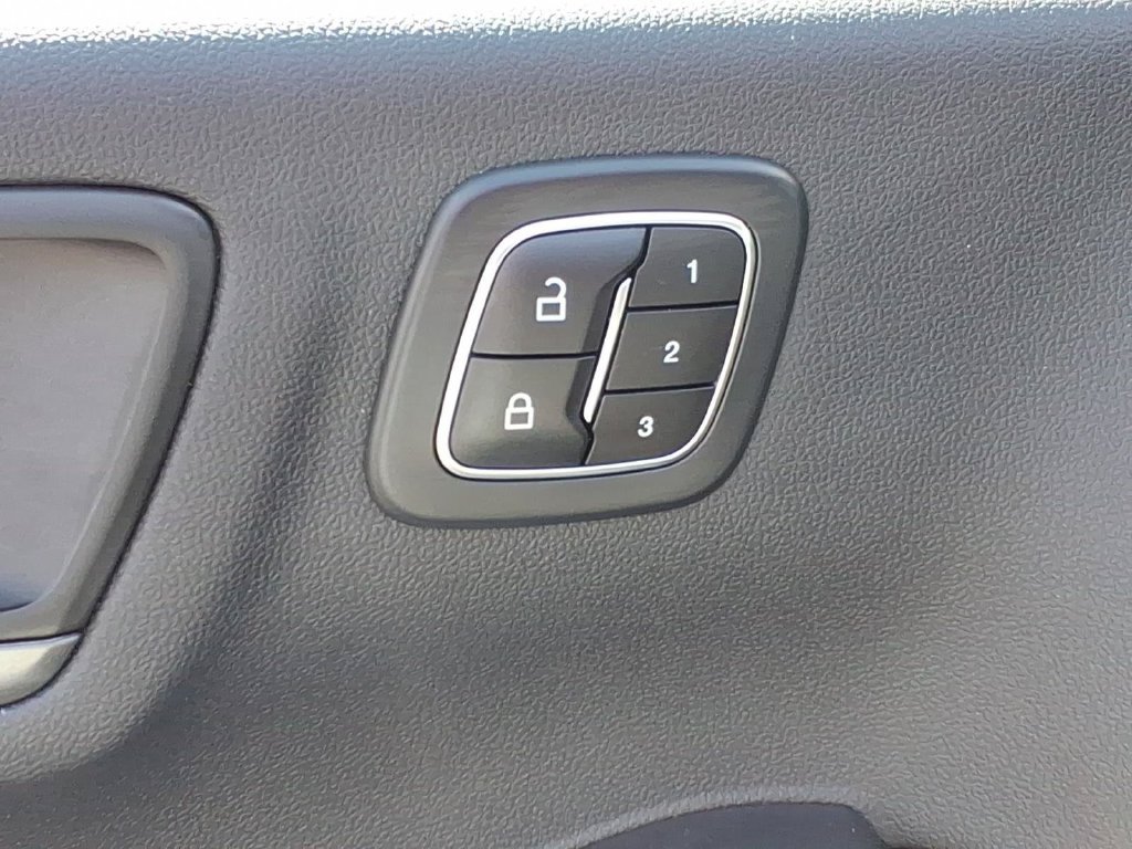 Used 2023 Ford Escape Active w/ Tech Pack #2 AWD/4WD image 15