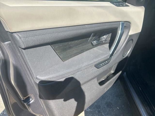 Used 2021 Land Rover Discovery Sport SE image 17