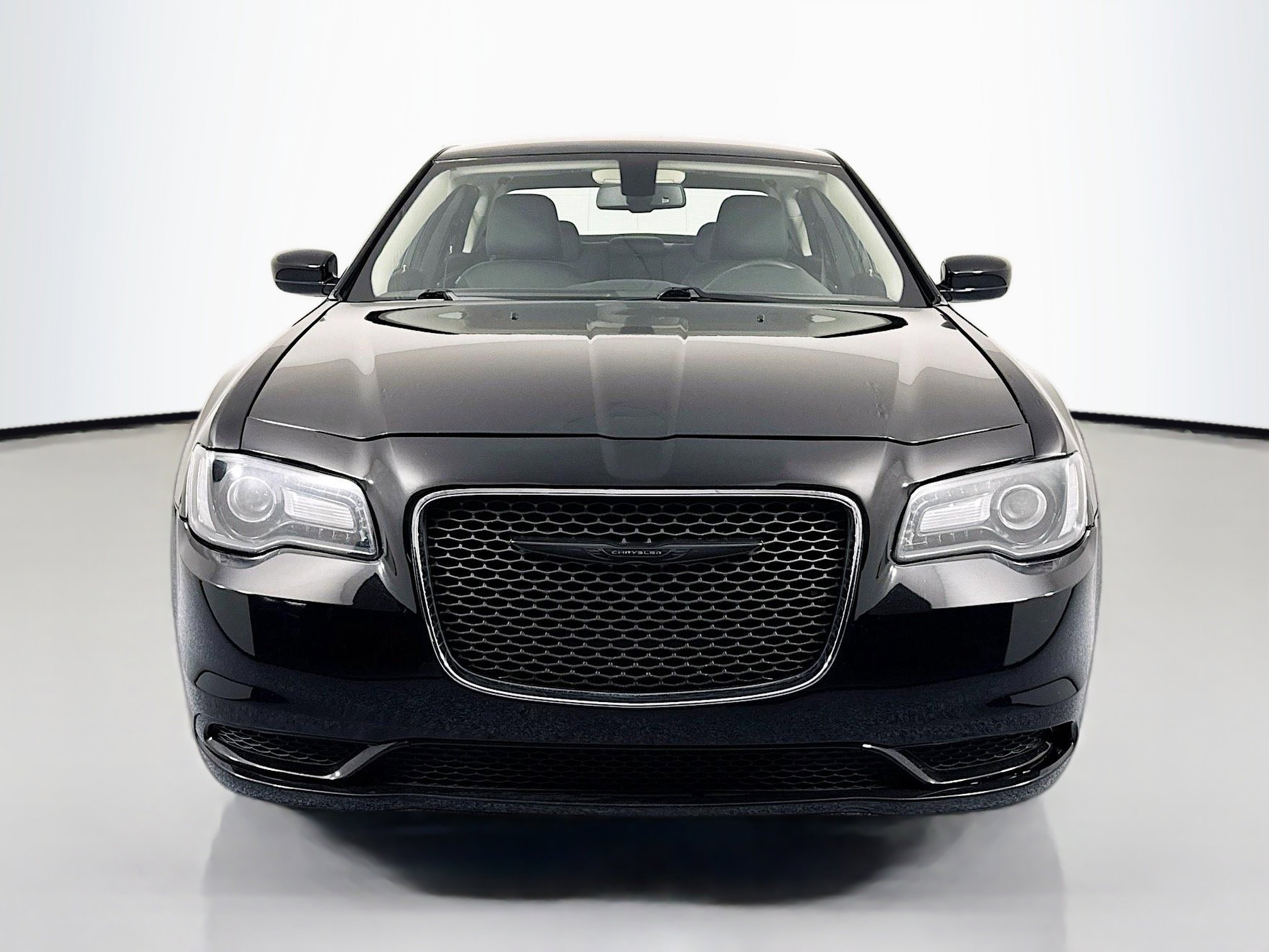 Used 2021 Chrysler 300 Touring w/ Sport Appearance Package image 2
