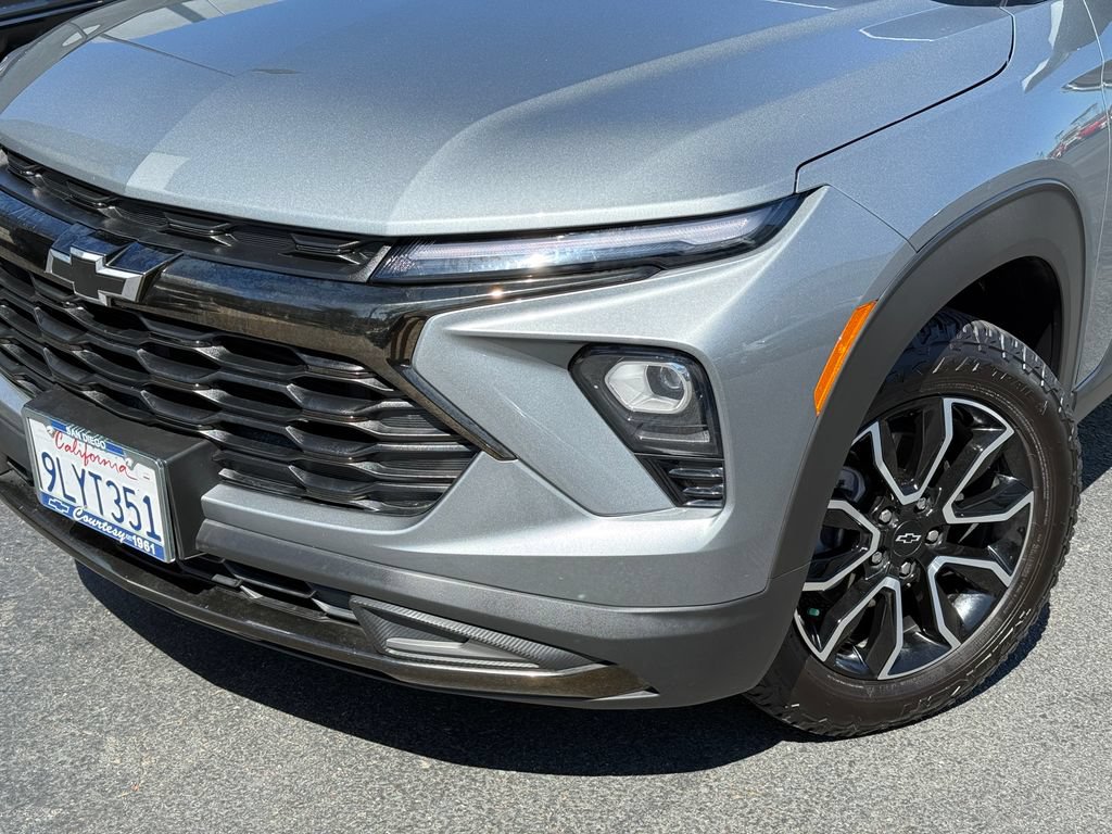 Used 2024 Chevrolet TrailBlazer ACTIV w/ Convenience Package AWD/4WD image 3